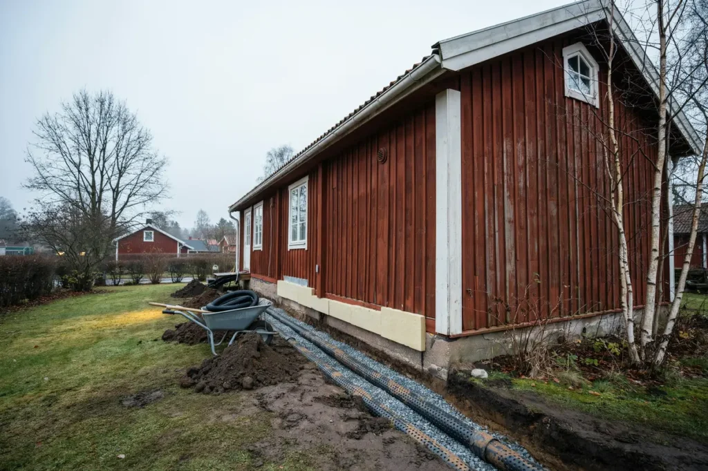 k llarrenovering utan fuktproblem s lyckas du med r tt dr nering runt huset